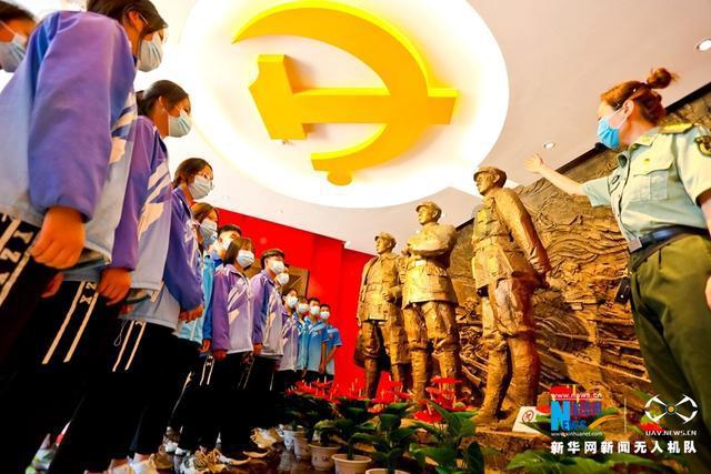 怎么用抖音直播伴奏唱歌？游戏画面